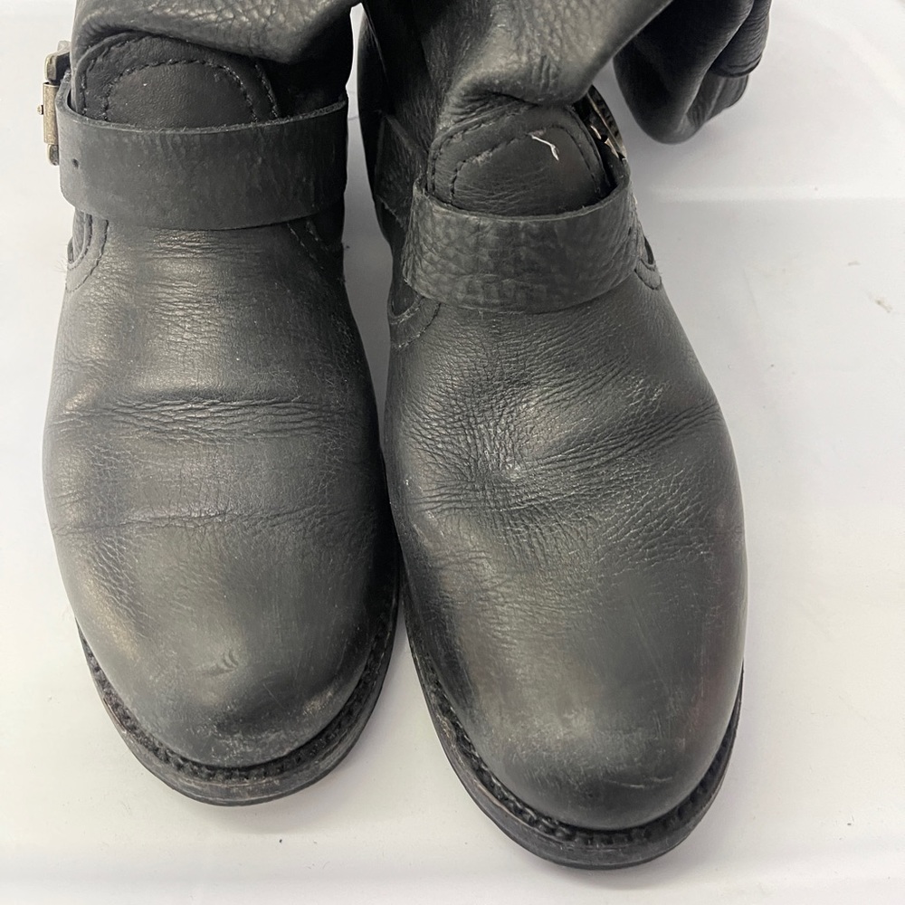 Womens frye boots. Size 10.